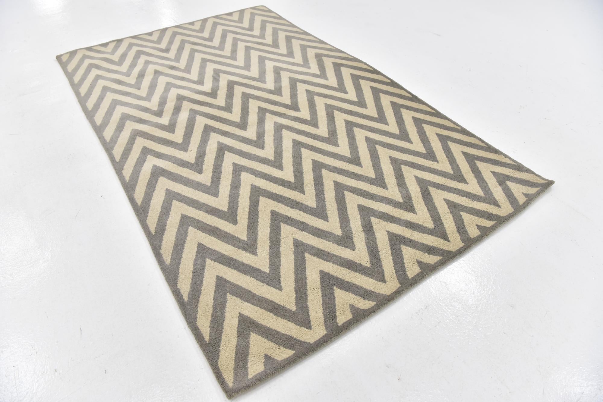 4' 10 x 7' 10 Luna Wool Rug
