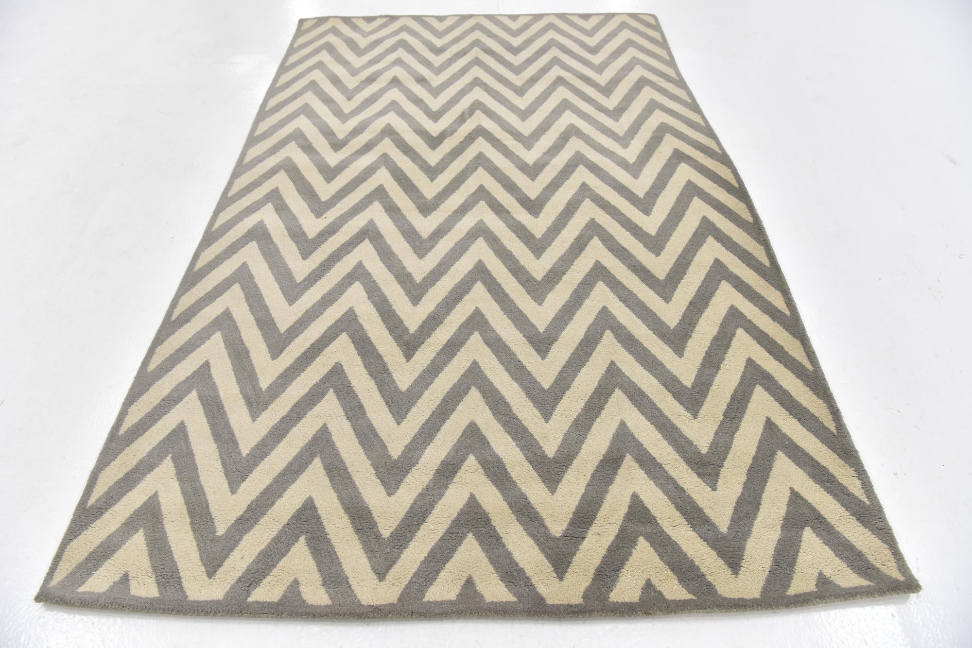 4' 10 x 7' 10 Luna Wool Rug