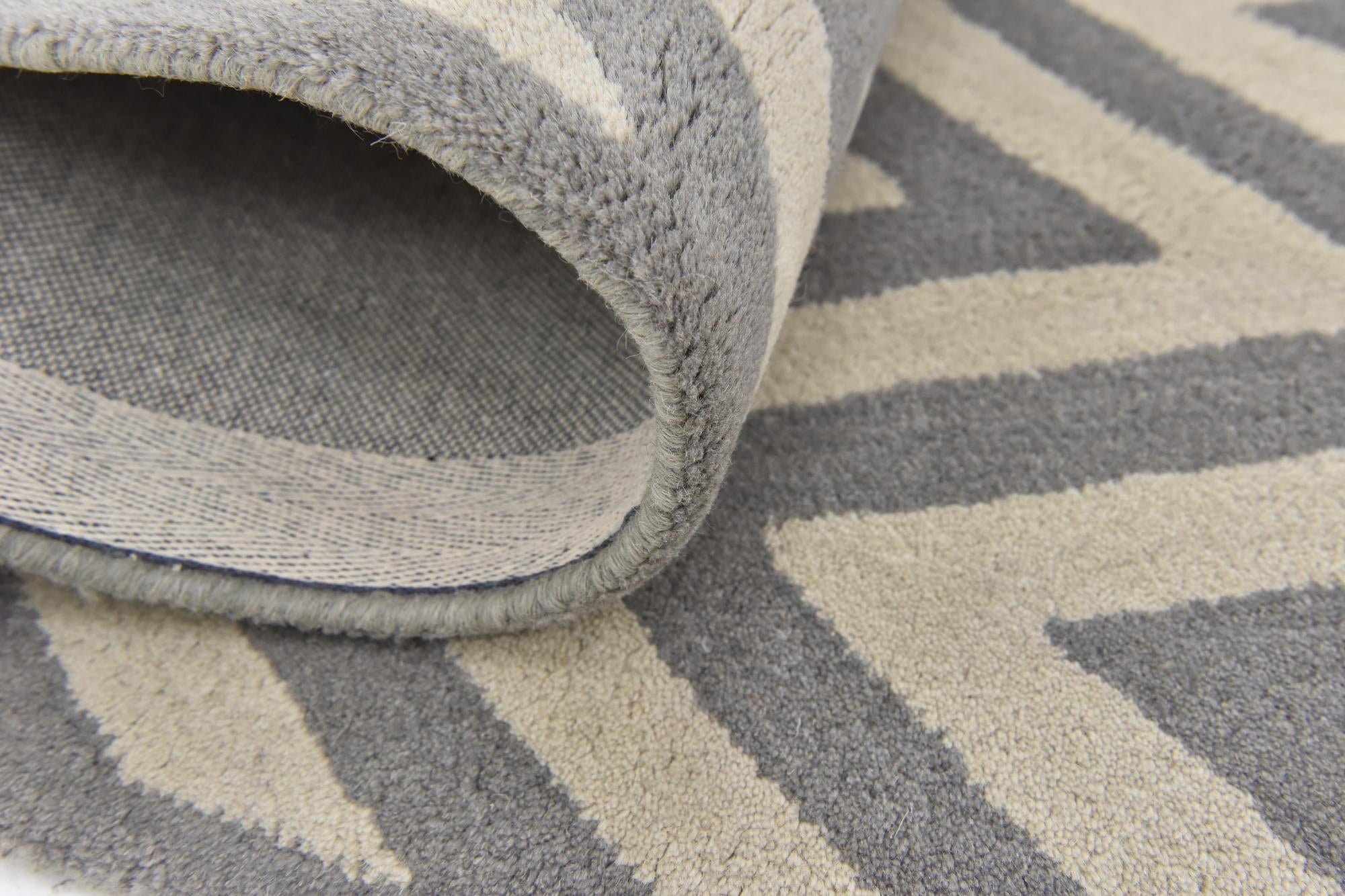 4' 10 x 7' 10 Luna Wool Rug