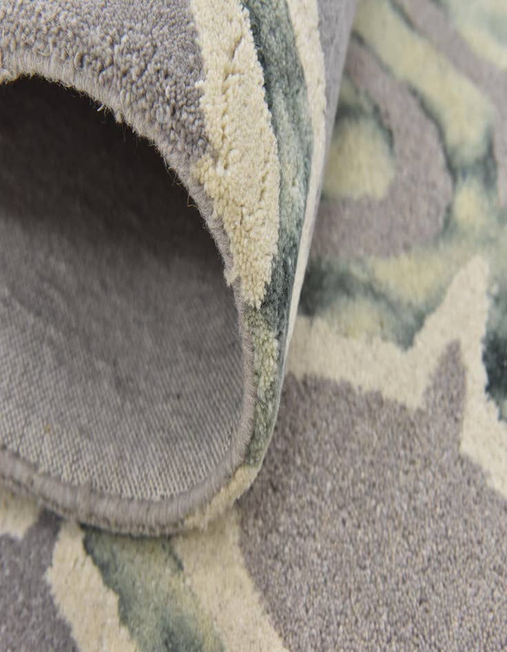 Detail image of 5' 3 x 7' 5 Luna Wool Rug