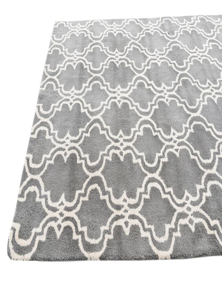 Detail image of 5' 1 x 8' Luna Rug