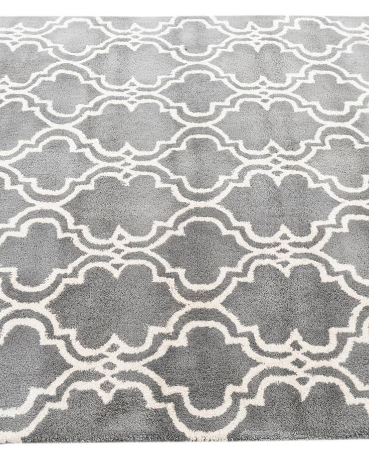 Detail image of 5' 1 x 8' Luna Rug