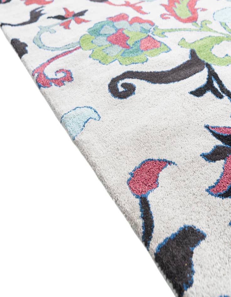 Detail image of 5' x 8' 1 Luna Rug