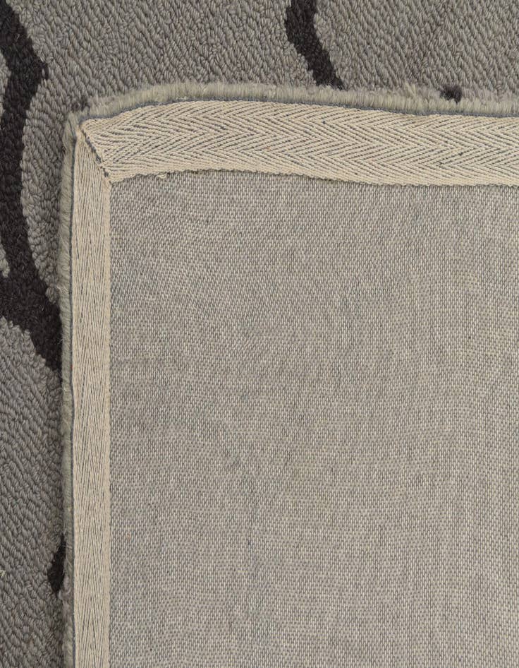 Detail image of 5' x 8' Luna Rug