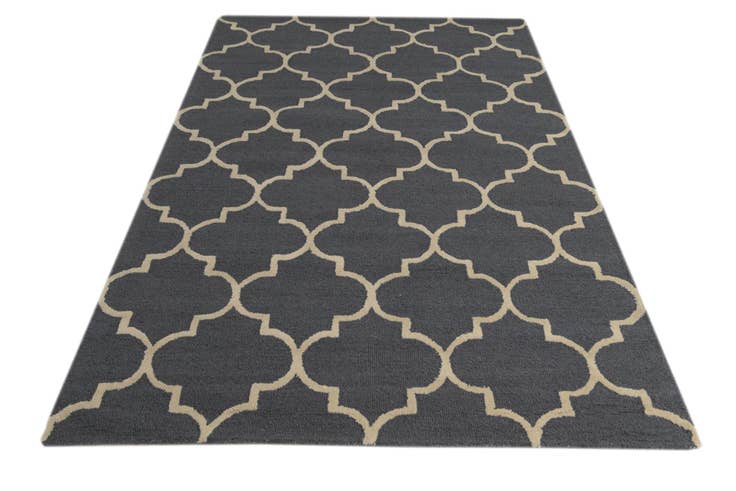 Detail image of 5' 1 x 8' Luna Wool Rug