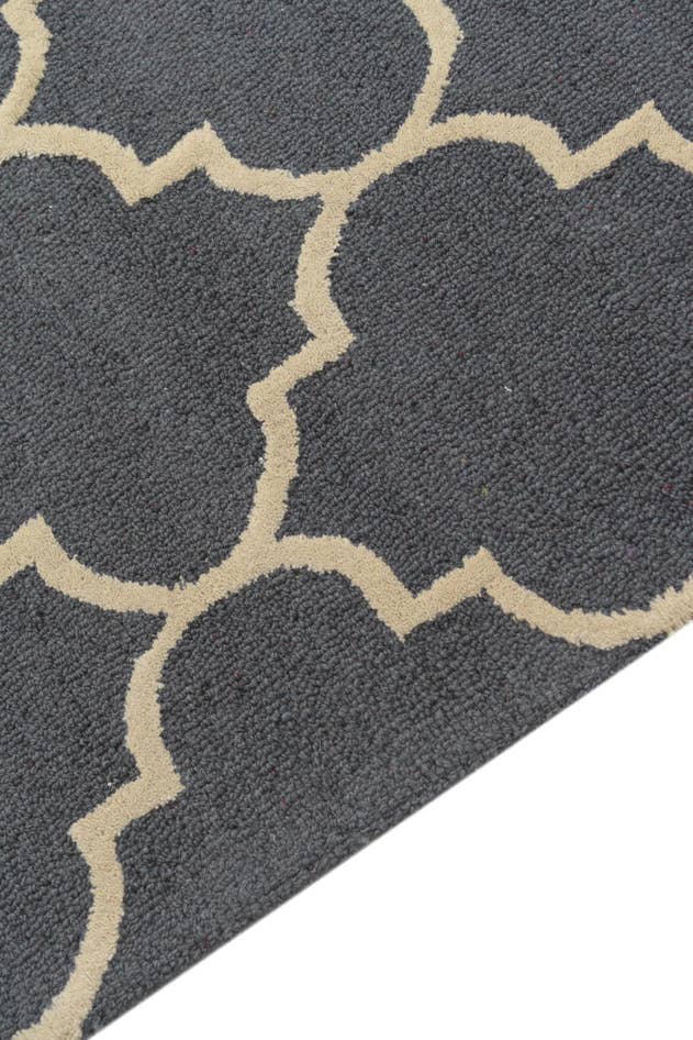 Detail image of 5' 1 x 8' Luna Wool Rug