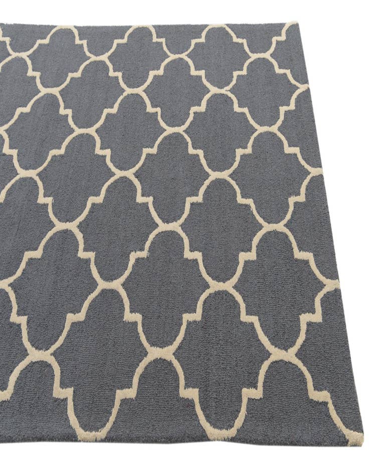 Detail image of 5' 1 x 8' Luna Wool Rug