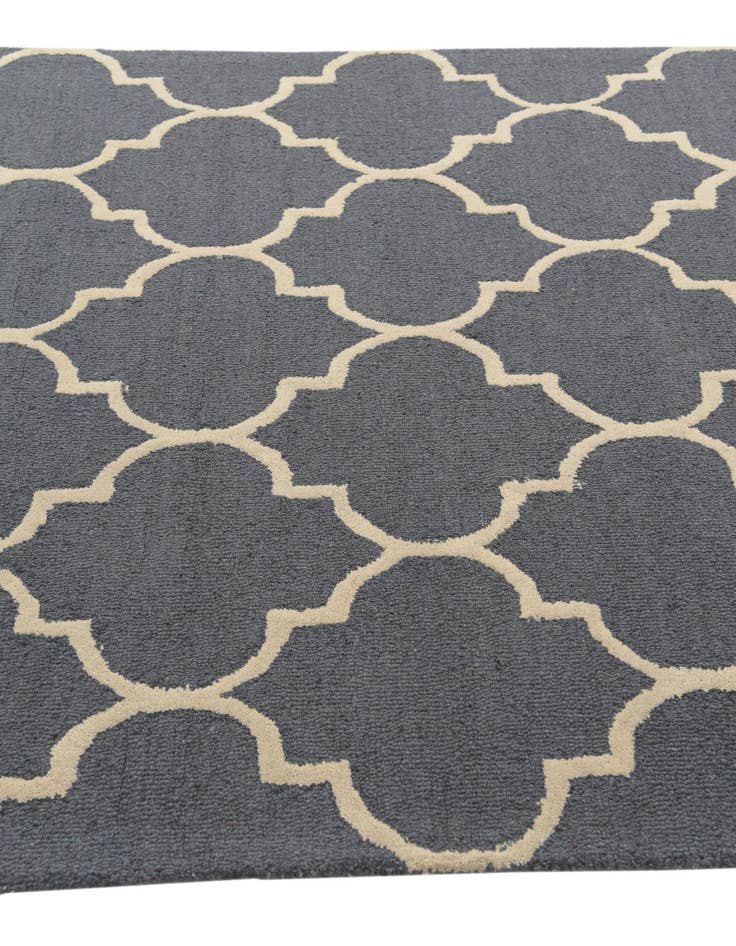 Detail image of 5' 1 x 8' Luna Wool Rug