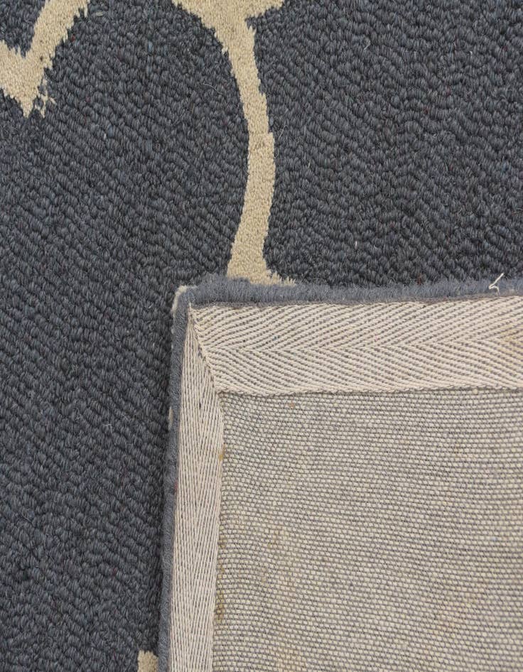Detail image of 5' 1 x 8' Luna Wool Rug