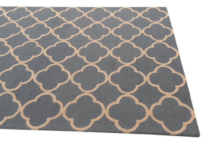 Detail image of 5' 1 x 8' Luna Wool Rug