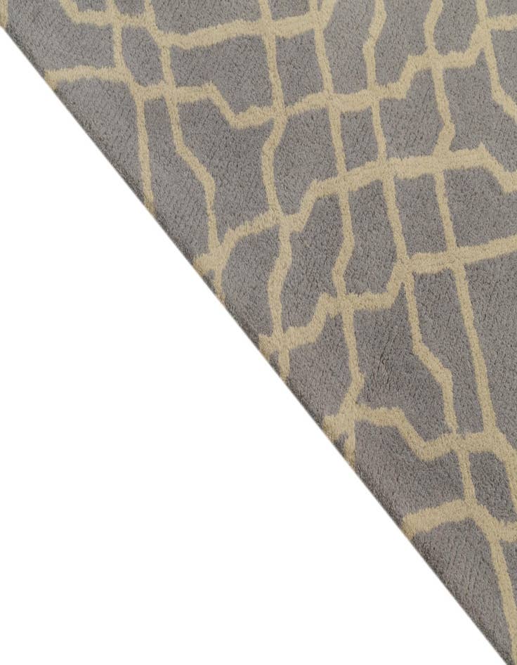 Detail image of 5' x 8' Luna Wool Rug