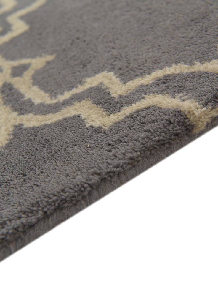 Detail image of 5' x 8' Luna Wool Rug
