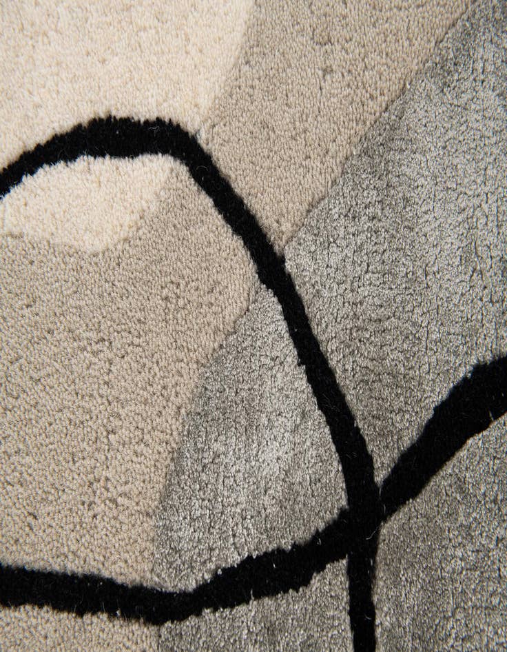 Detail image of 2' x 3' Luna Rug