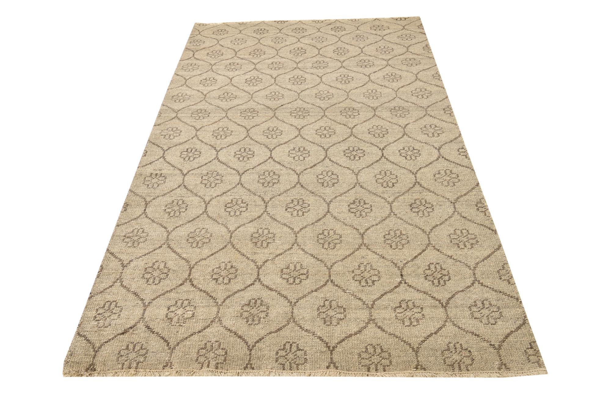 4' 10 x 8' Hand Knotted Luna Rug