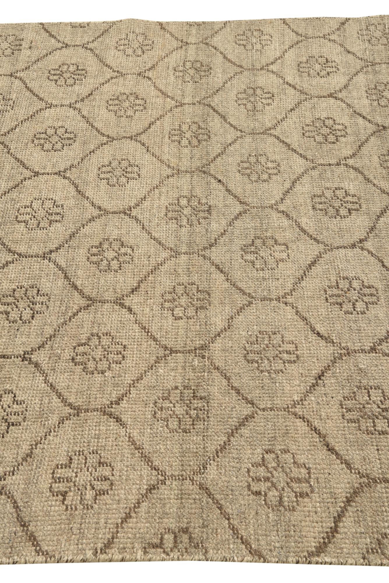 4' 10 x 8' Hand Knotted Luna Rug