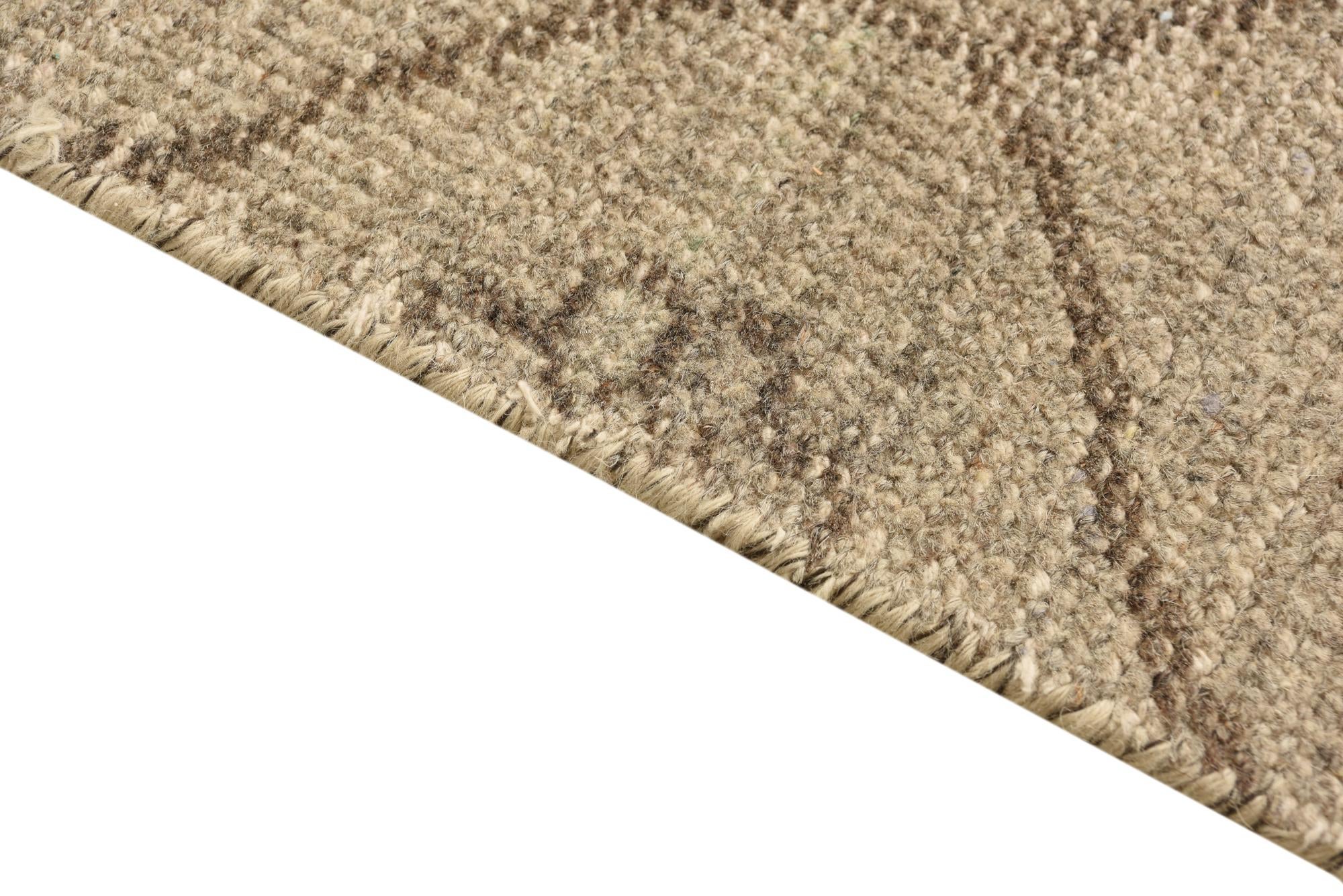 4' 10 x 8' Hand Knotted Luna Rug