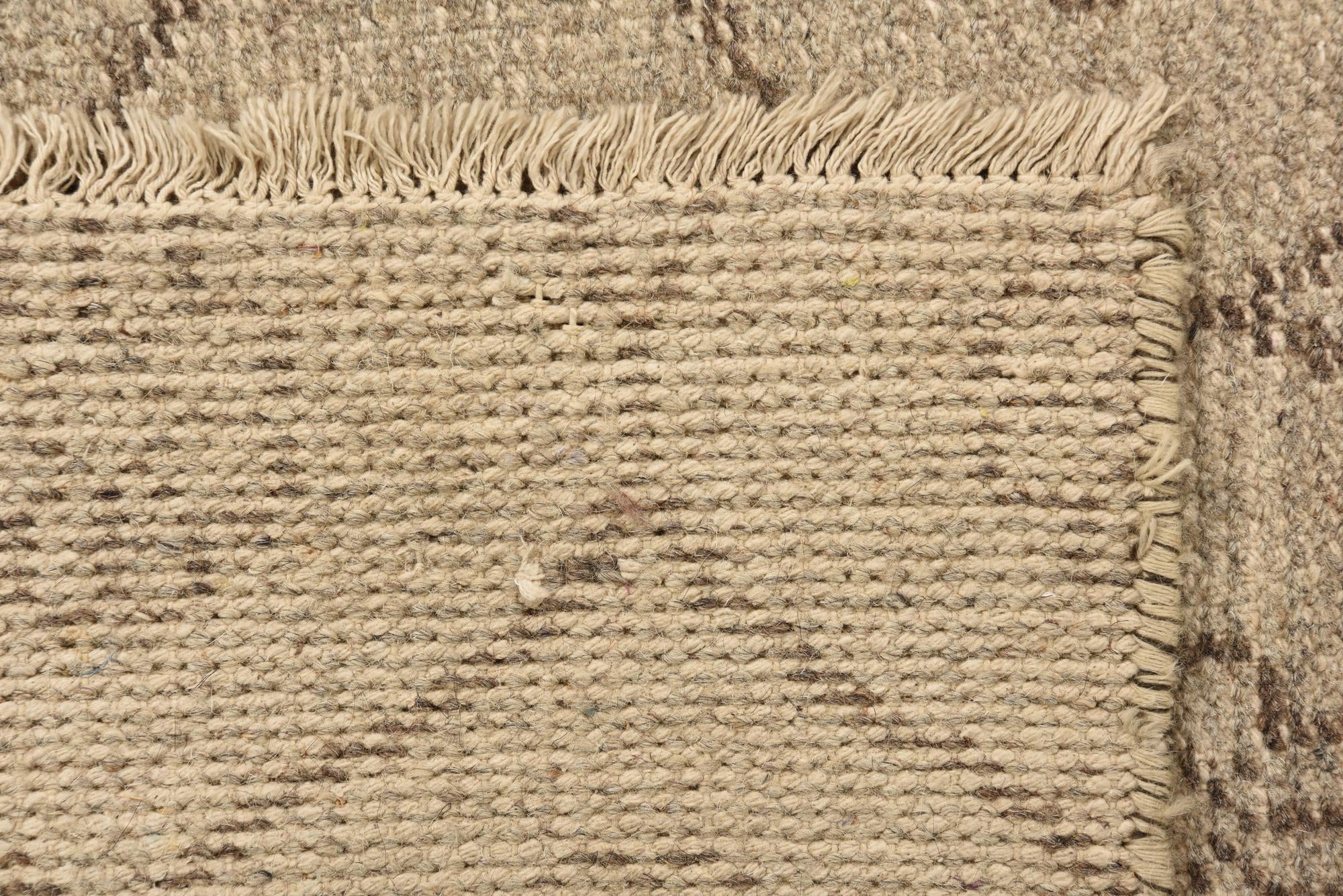 4' 10 x 8' Hand Knotted Luna Rug