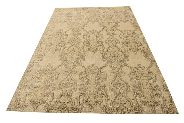 Detail image of 6' x 8' 10 Hand Knotted Luna Rug