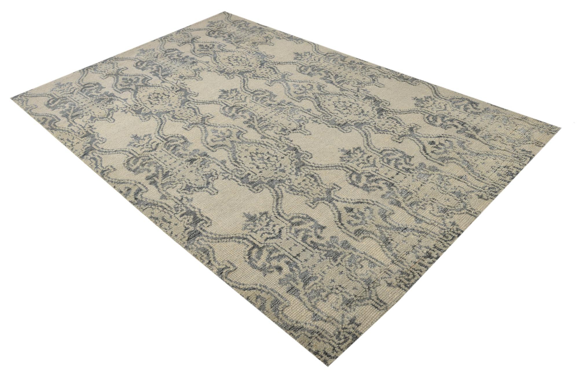 5' 9 x 9' Hand Knotted Luna Rug