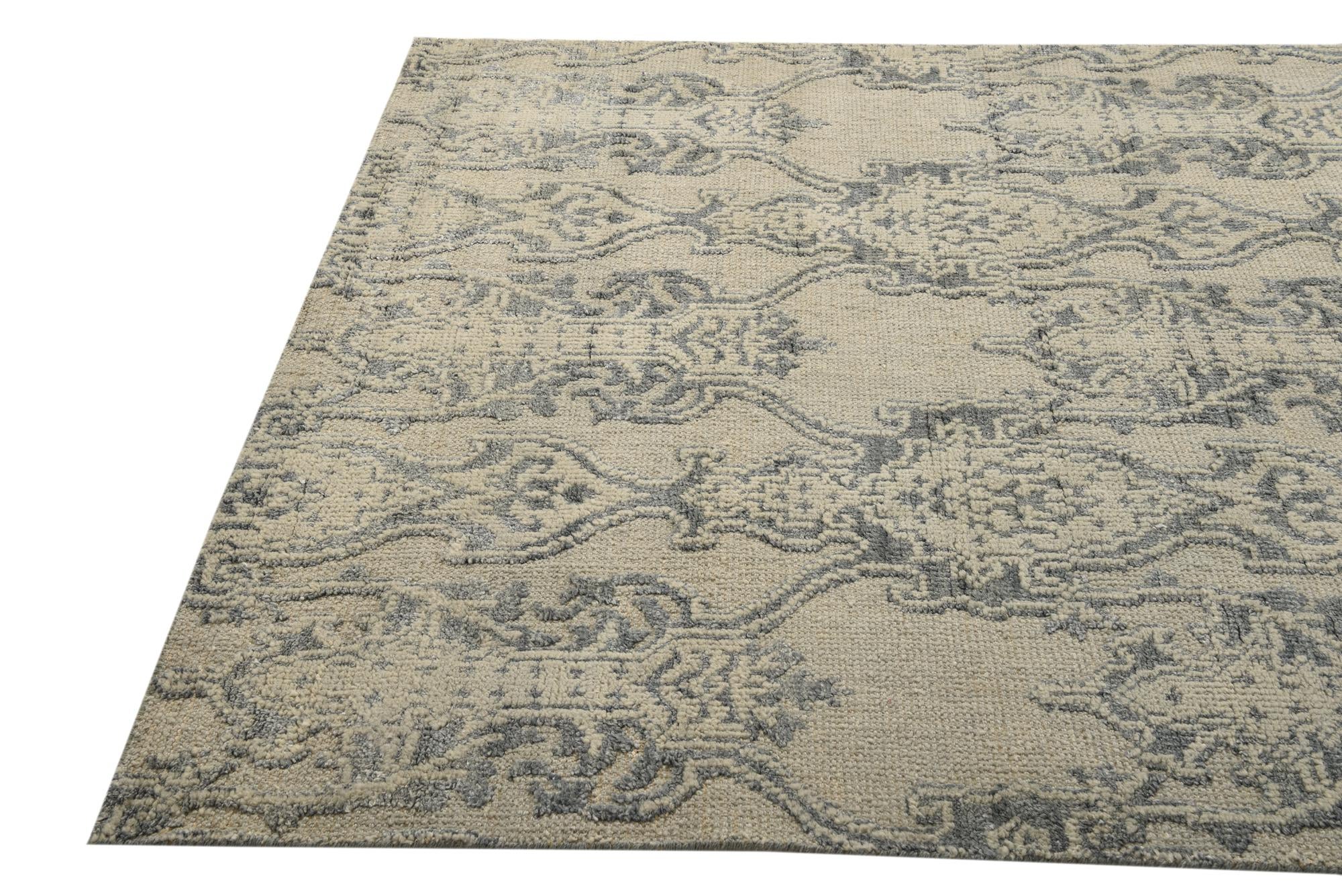 5' 9 x 9' Hand Knotted Luna Rug