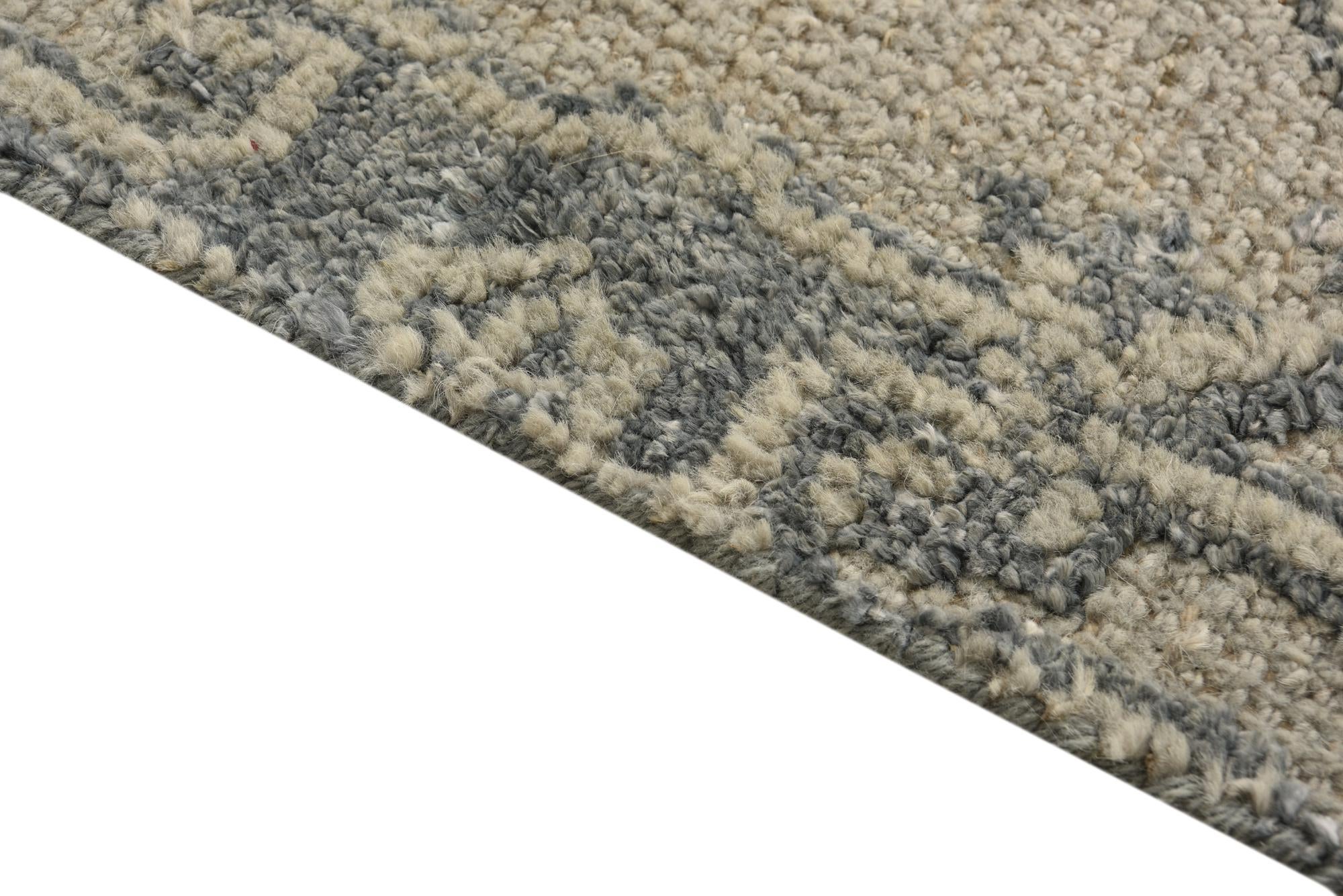 5' 9 x 9' Hand Knotted Luna Rug