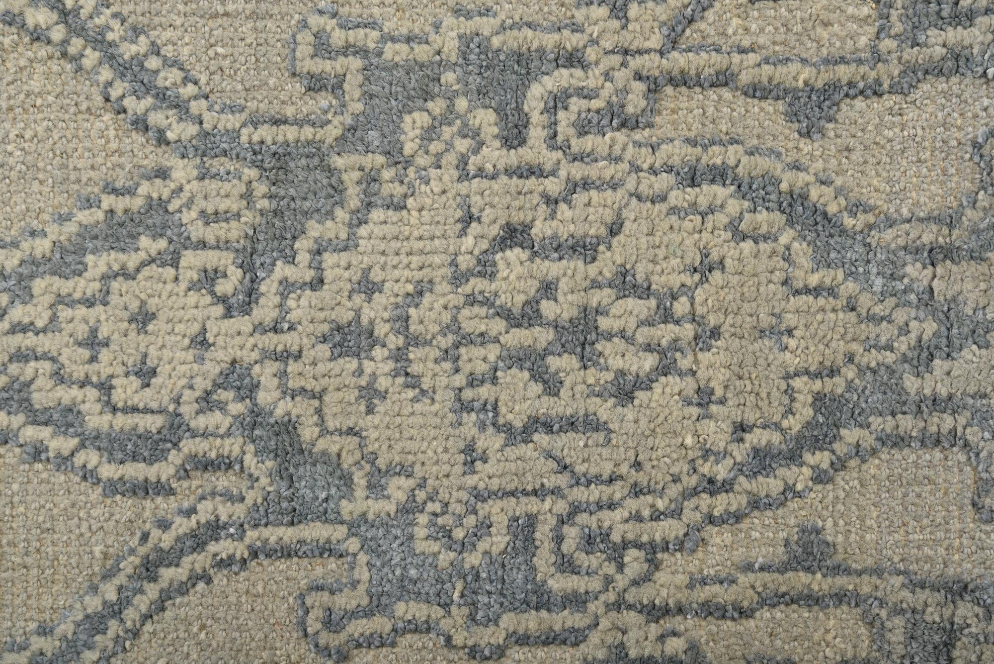 5' 9 x 9' Hand Knotted Luna Rug