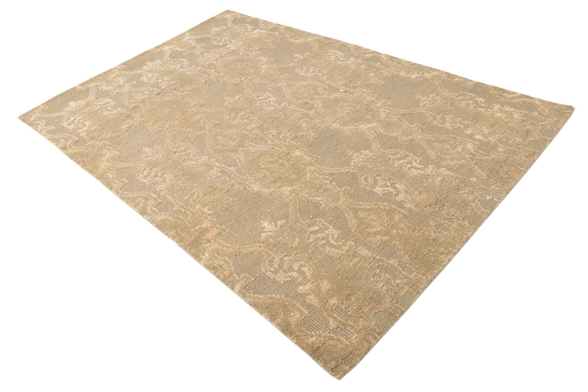 5' 9 x 8' 8 Hand Knotted Luna Rug