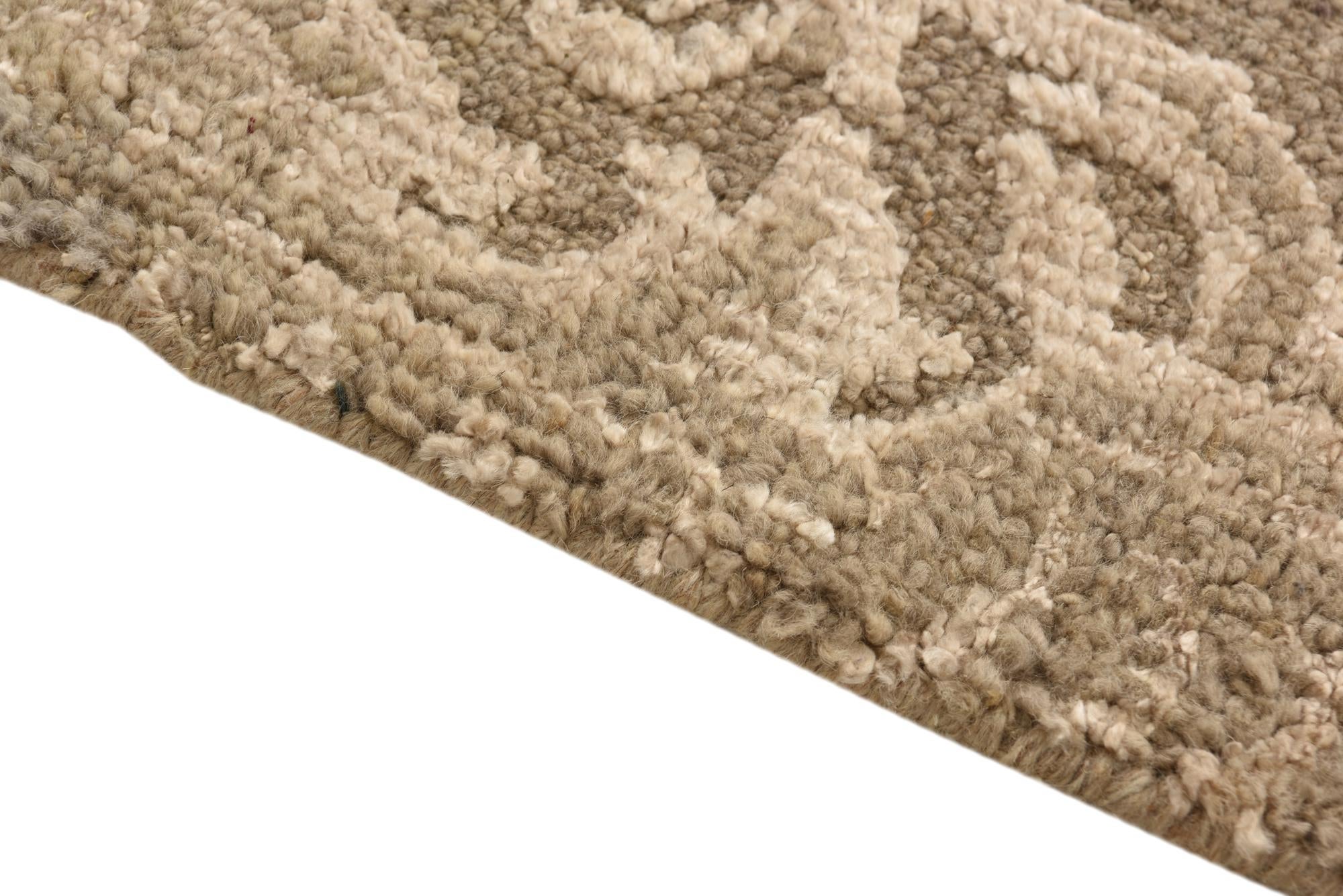 5' 10 x 8' 10 Hand Knotted Luna Rug