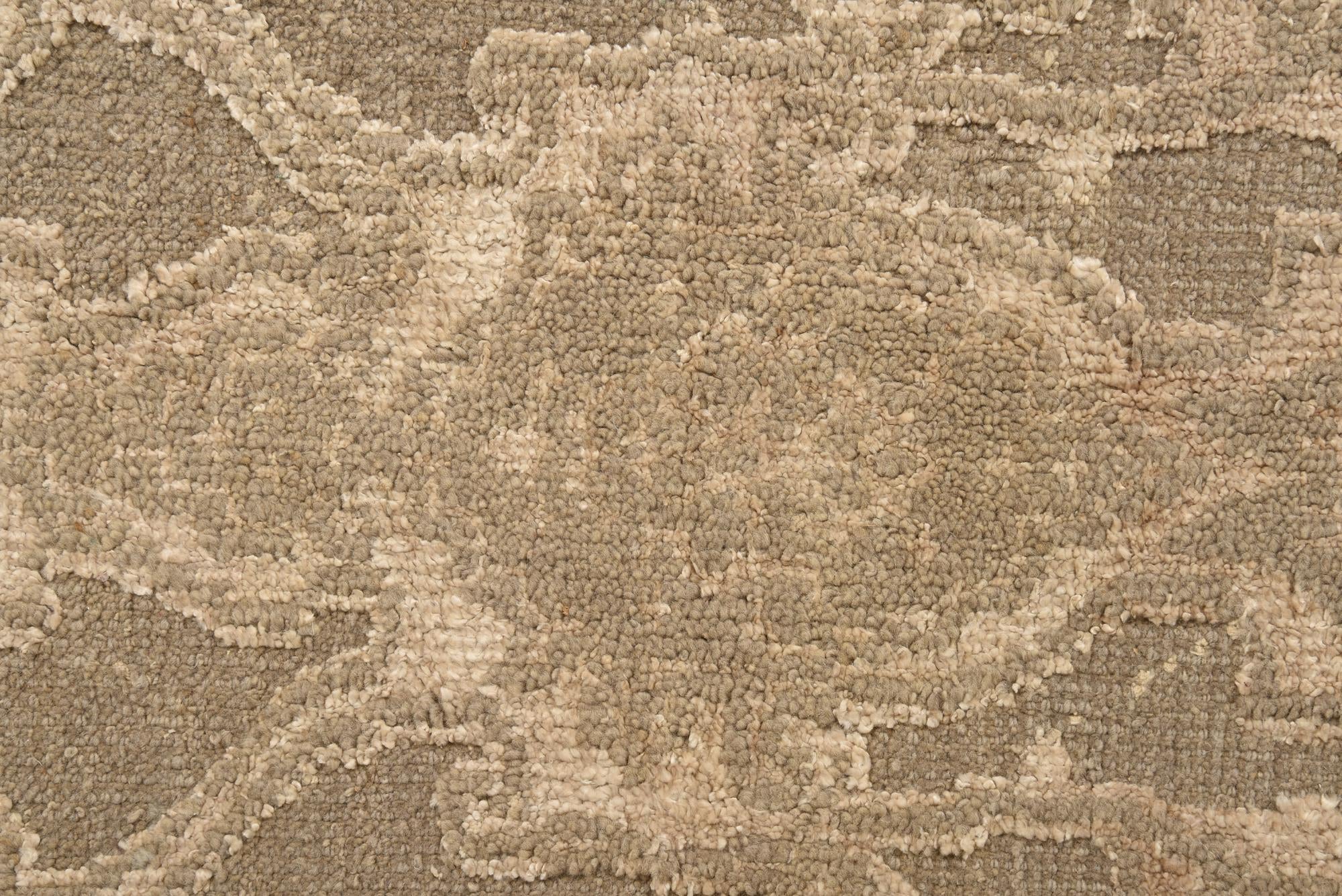 5' 10 x 8' 10 Hand Knotted Luna Rug