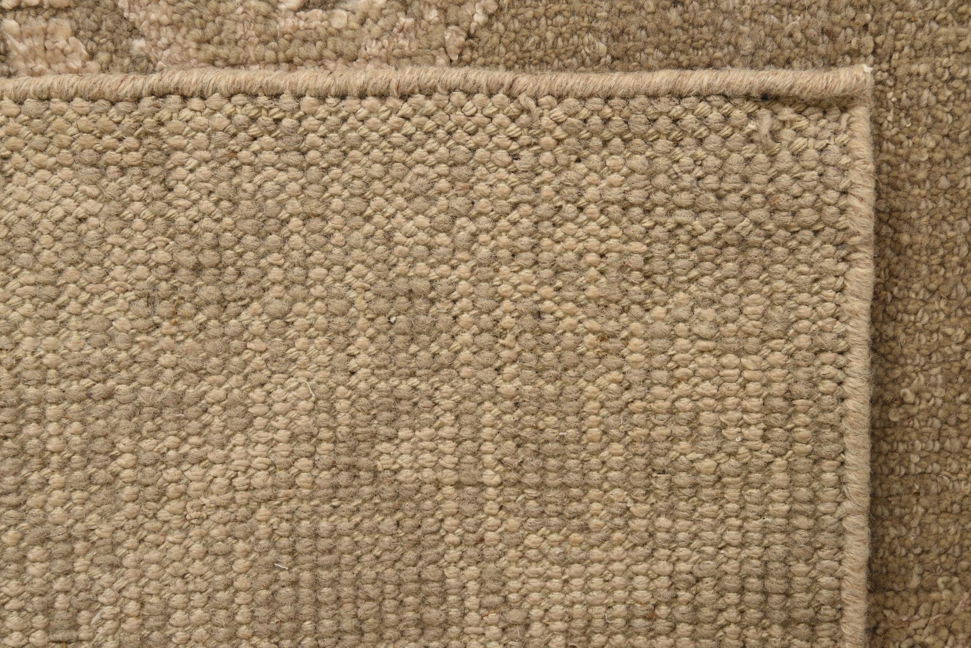 5' 10 x 8' 10 Hand Knotted Luna Rug