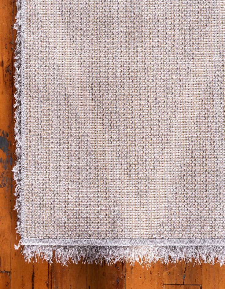 Detail image of 4' x 6' Luxe Trellis Shag Rug