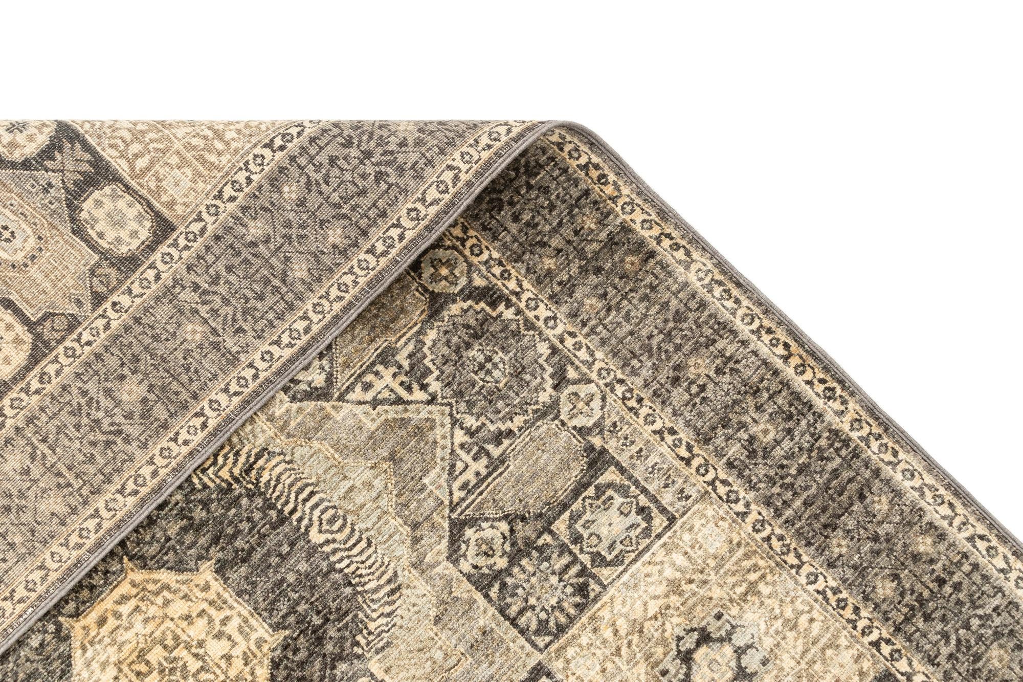 3' 11 x 5' 9 Hand Knotted Mamluk Rug