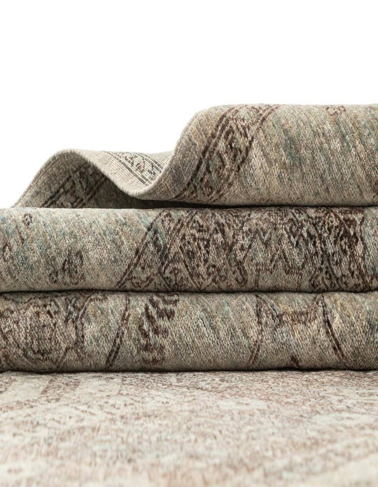 Detail image of 5' 7 x 7' 7  Hand Knotted Mamluk Rug