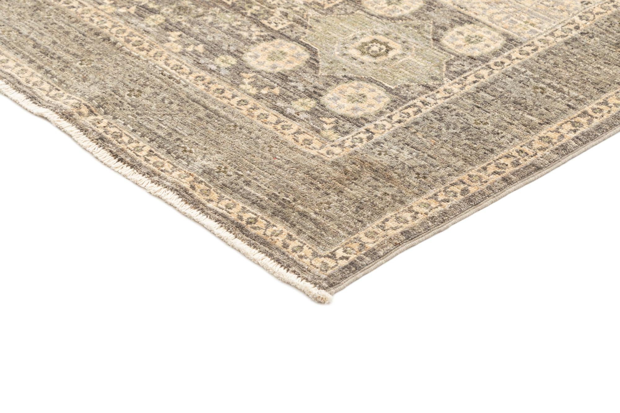 4' 1 x 5' 9 Hand Knotted Mamluk Rug