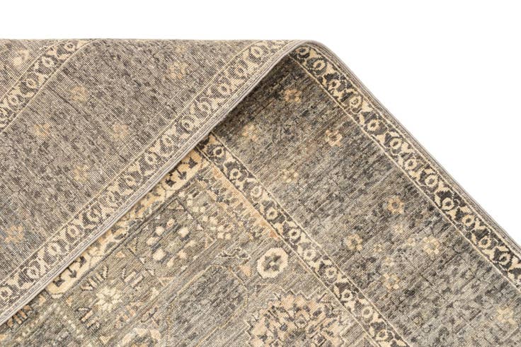 Detail image of 5' 11 x 7' 11 Hand Knotted Mamluk Rug