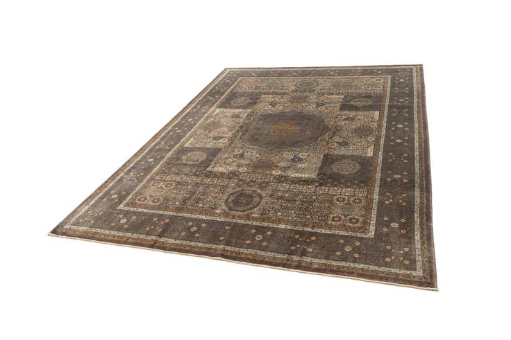 Detail image of 7' 4 x 9' 10 Hand Knotted Mamluk Rug