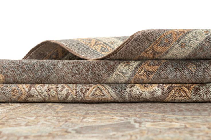 Detail image of 7' 4 x 9' 10 Hand Knotted Mamluk Rug