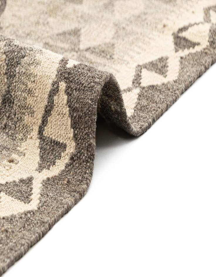 Detail image of 5' 10 x 7' 9  Hand Knotted Marok Kilim Rug