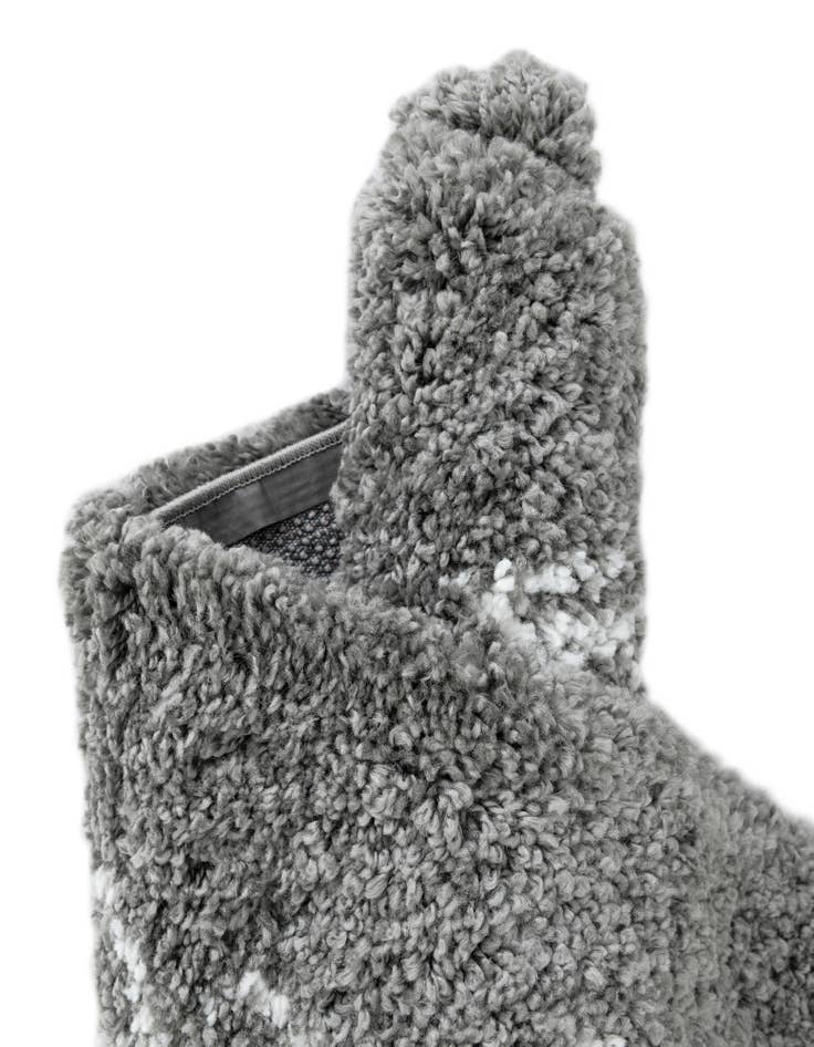 Detail image of 5' x 8' Marrakesh Shag Rug