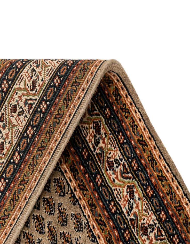 Detail image of 4' x 5' 10 Hand Knotted Mir Wool Rug