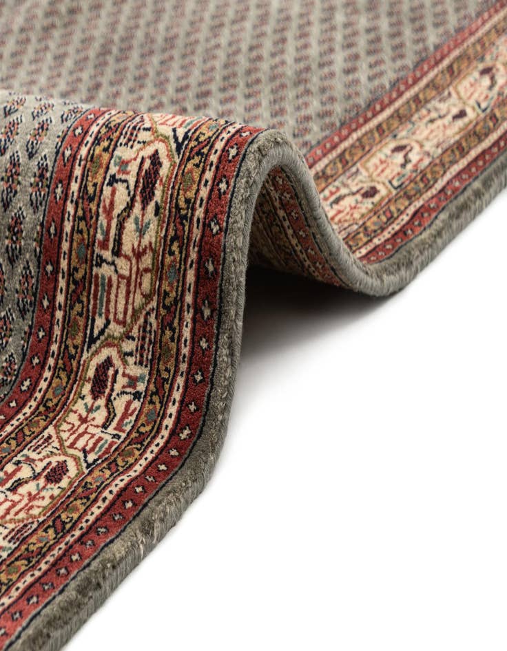 Detail image of 4' 7 x 6' 7  Hand Knotted Mir Oriental Wool Rug