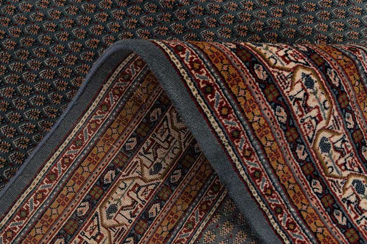 6' 8 x 9' 7 Hand Knotted Mir Wool Rug