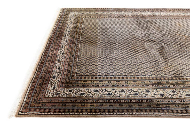 Detail image of 5' 9 x 7' 8 Hand Knotted Mir Wool Rug