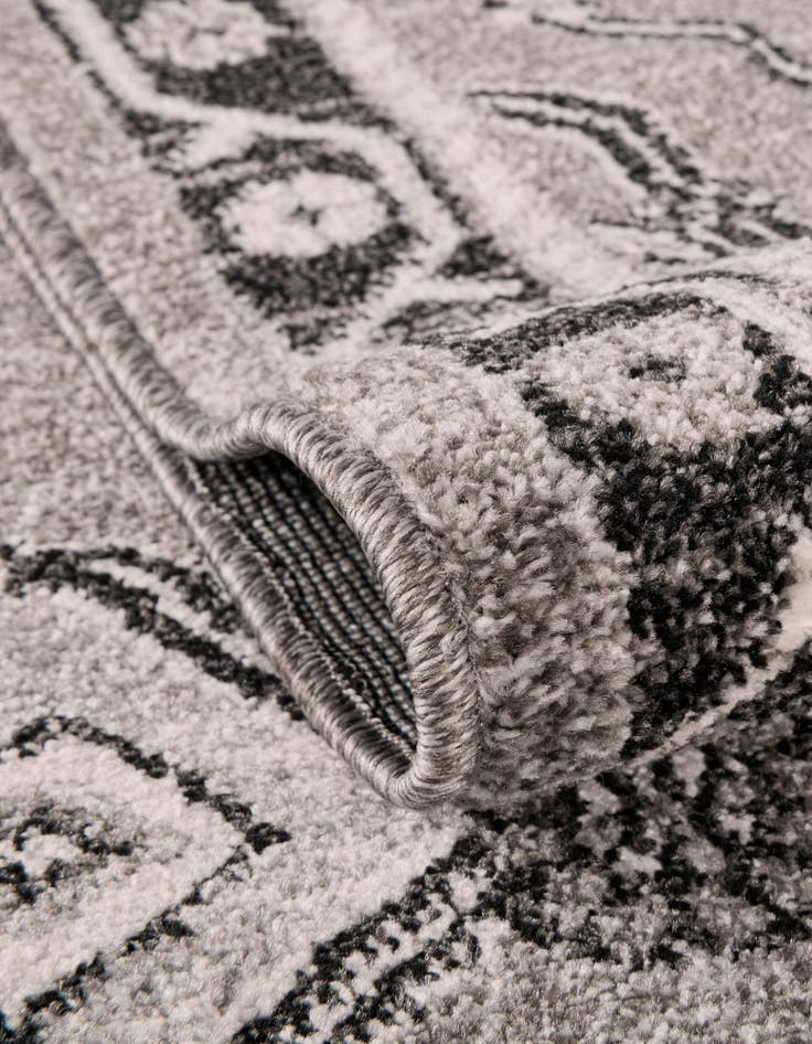 Detail image of 10' x 13' Miranda Rug