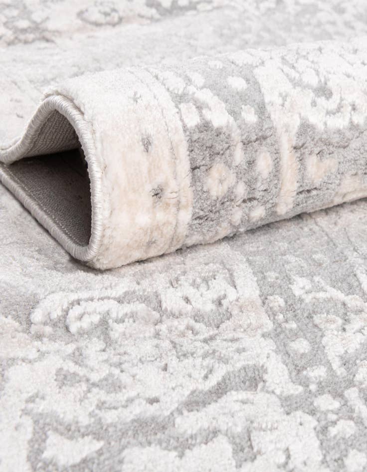 Detail image of 6' x 9' Modern Classical Rug