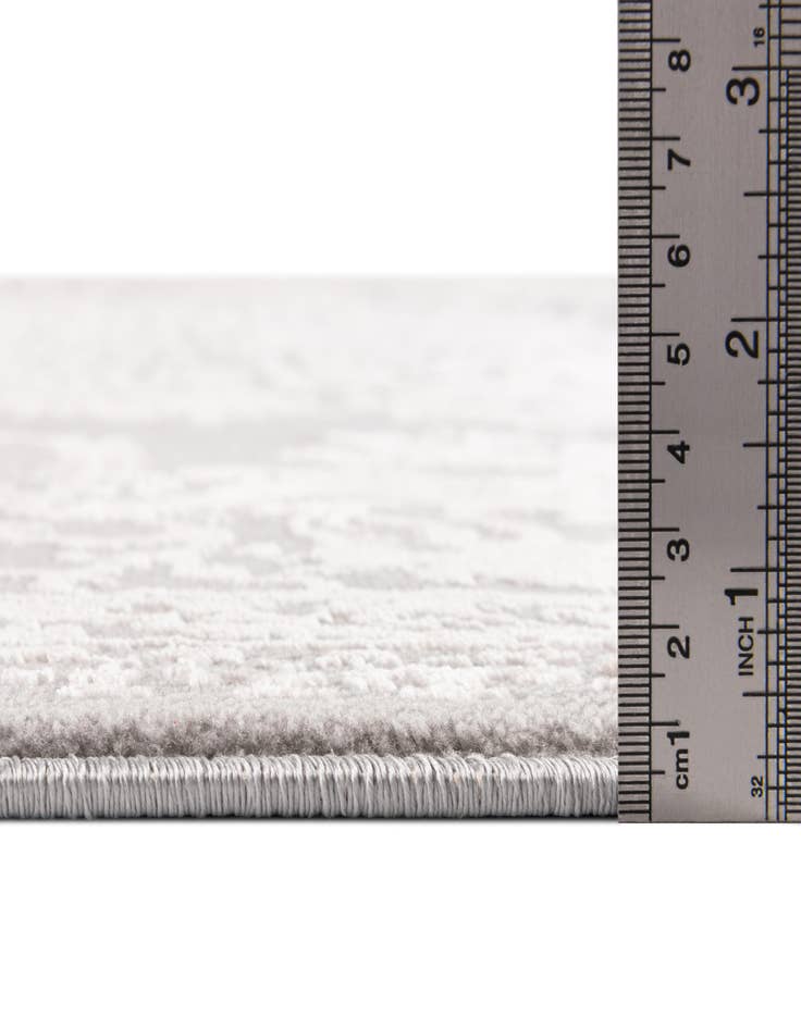 Detail image of 5' x 7' 7 Modern Classical Rug