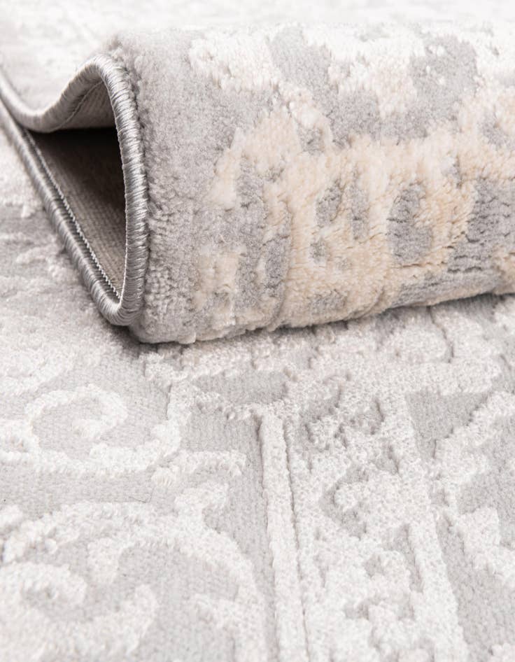 Detail image of 5' x 7' 7 Modern Classical Rug