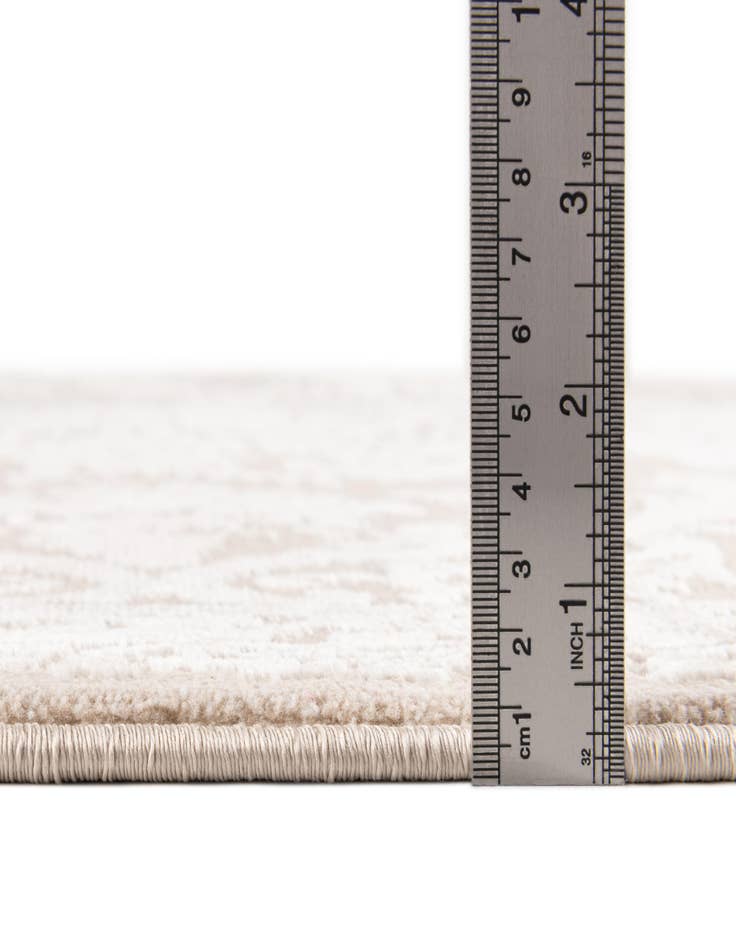 Detail image of 5' x 7' 7 Modern Classical Rug