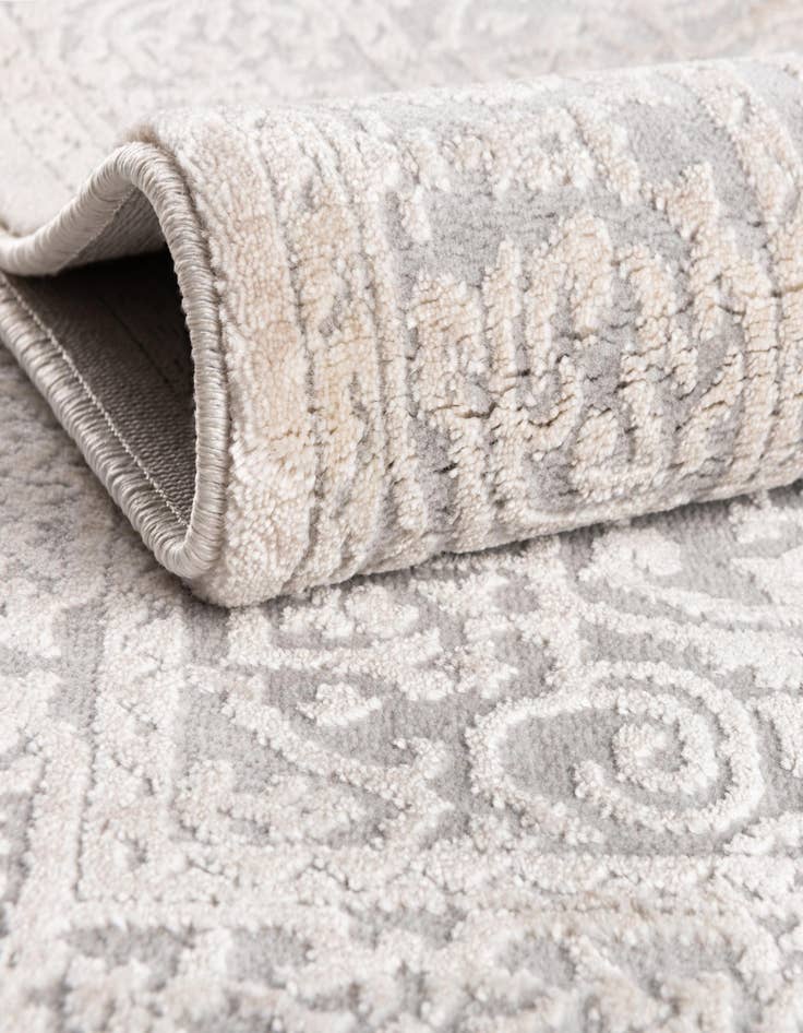 Detail image of 3' x 5' Modern Classical Rug