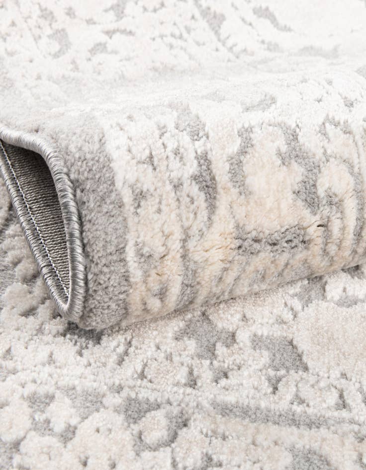 Detail image of 3' x 5' Modern Classical Rug